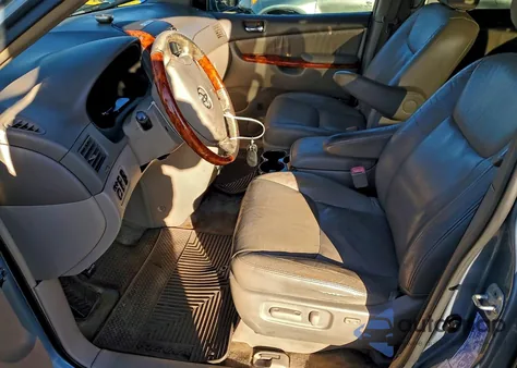 2006 Toyota Sienna Xle z USA, uszkodzony, nr VIN 5TDBA22C56S068244